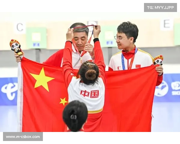 木尔阿布力·玛合木提在全国残疾人田径锦标赛荣获铅球银牌与铁饼金牌